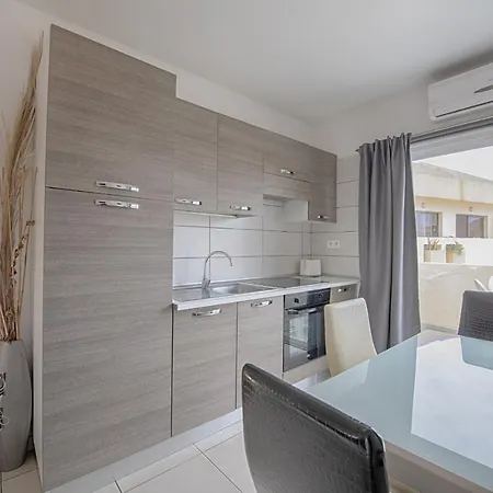 Mareverde Poolview O006 *